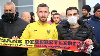 Yeni Malatyaspor taraftarından takıma destek, yönetime tepki