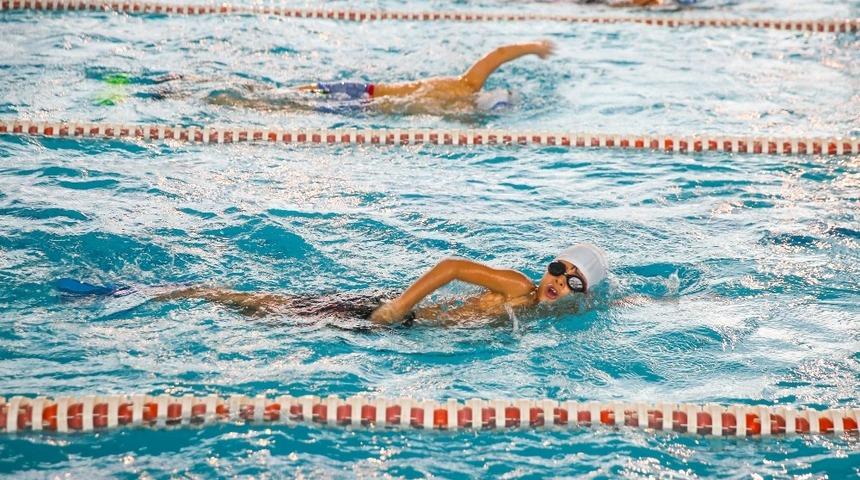 Buca&rsquo;nın minik y&uuml;z&uuml;c&uuml;leri şampiyonaya hazırlanıyor