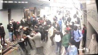 Beyazıt'ta hırsıza esnaf dayağı