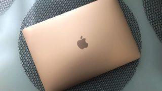 Apple yepyeni bir MacBook Air modeli üzerinde çalışıyor