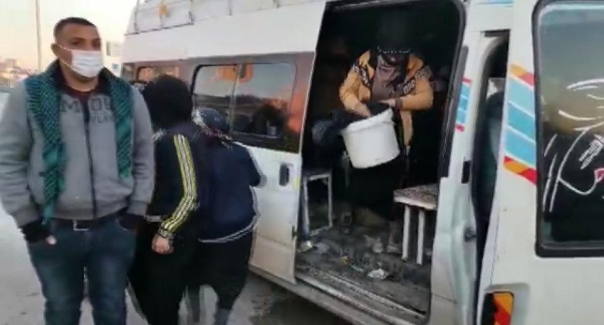 Bir minib&uuml;sten 33 kişi &ccedil;ıktı