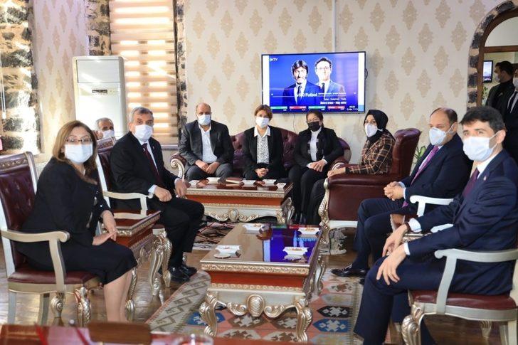 Beyazgül ve Şahin Siverek’te temaslarda bulundu G1