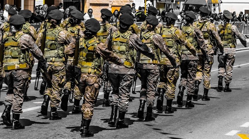 ABD ordusundaki kadınlara oje ve ruj kullanma izni!