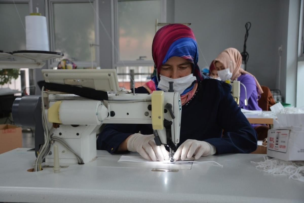 İzmit Belediyesi, 2020&rsquo;de salgına karşı sağlık &uuml;retti