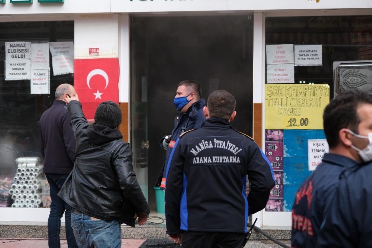 Manisa&rsquo;da iş yerinde &ccedil;ıkan yangın korkuttu