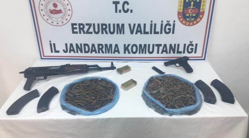 Husumetli ailelere silah satmaya &ccedil;alışan şahıs yakalandı