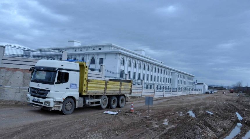 Yeni emniyet binasına otopark ve &ccedil;evre yolu yapılıyor