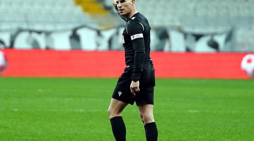 Denizlispor -G&ouml;ztepe ma&ccedil;ının hakemi Sarper Barış Saka oldu