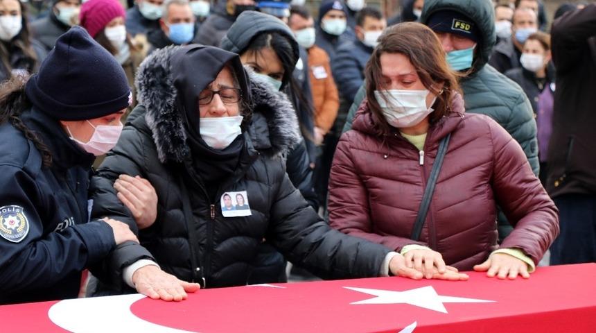 Polis annesinden yürek yakan ağıt: Her şaka oluyordu bu şaka olmadı oğlum