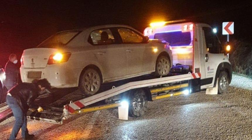 Aniden yola fırlayan domuza &ccedil;arpan otomobilde maddi hasar meydana geldi