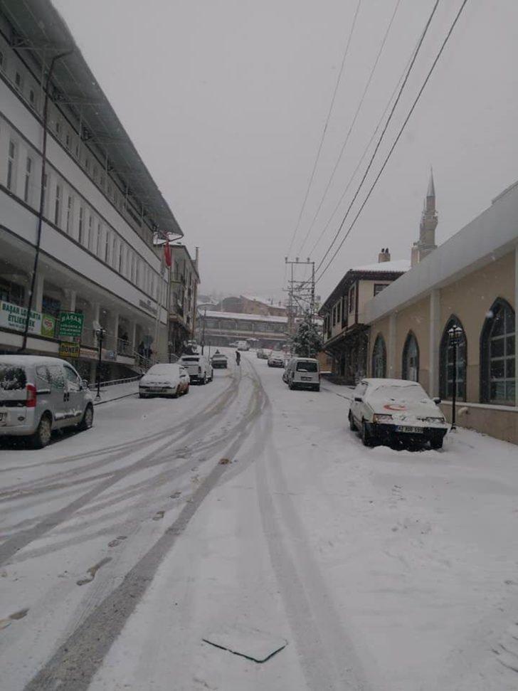 Konya’nın ilçelerinde etkili kar yağışı G3