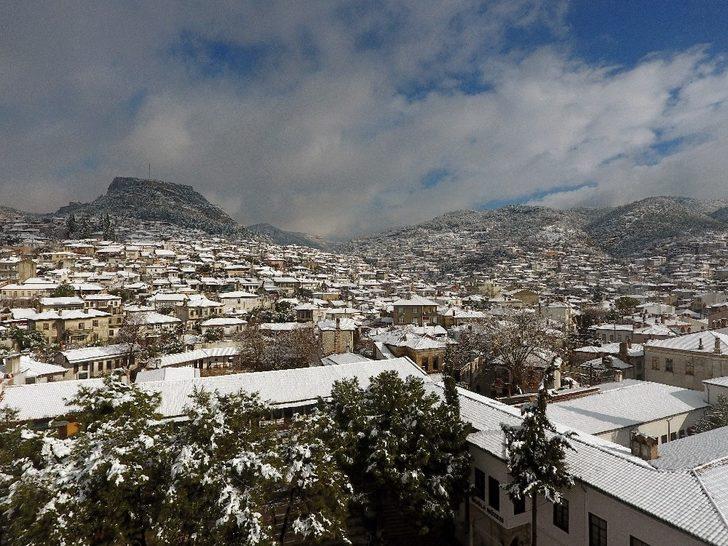 Muğla’nın tarihi evleri beyaz gelinlik giydi G3