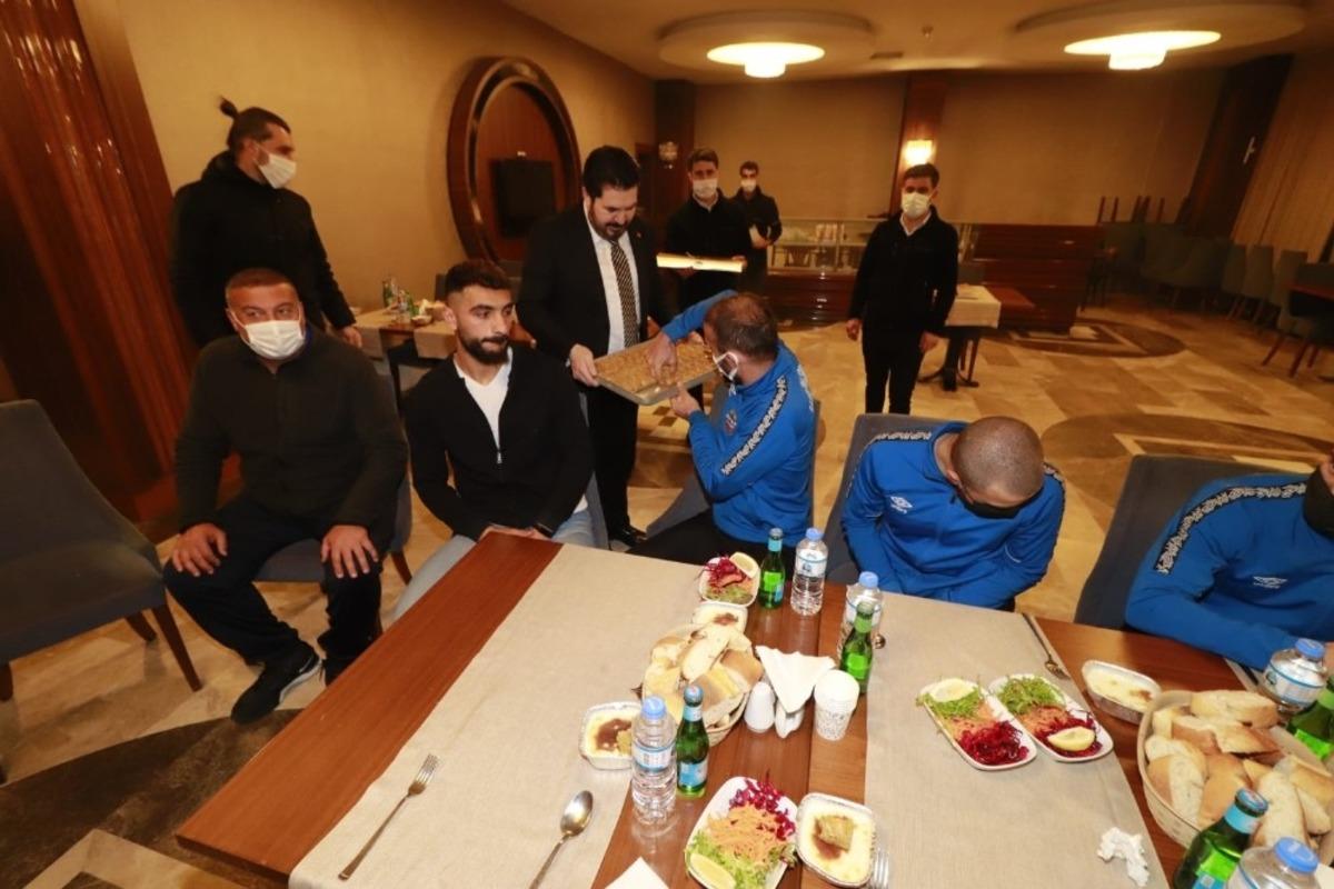 Başkan Sayan, iki şehir arasında g&ouml;n&uuml;l k&ouml;pr&uuml;s&uuml; kurdu