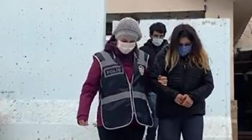 Hırsızlık i&ccedil;in camiye giren gen&ccedil; kız ve arkadaşı yakalandı