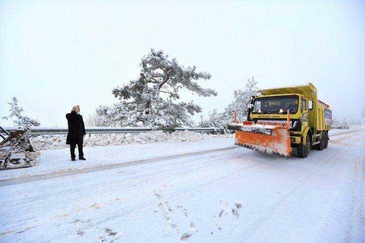 Başkan Gürün kar küreme çalışmalarını inceledi G5