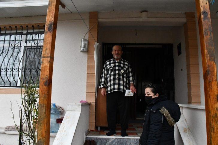 Düzce Belediyesi 102 bin haneye çat kapı maske dağıttı G1