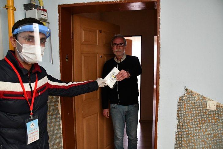 Düzce Belediyesi 102 bin haneye çat kapı maske dağıttı G4