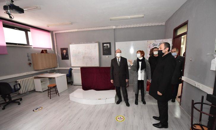 Başkan Pekyatırmacı’dan üç okula ziyaret G4