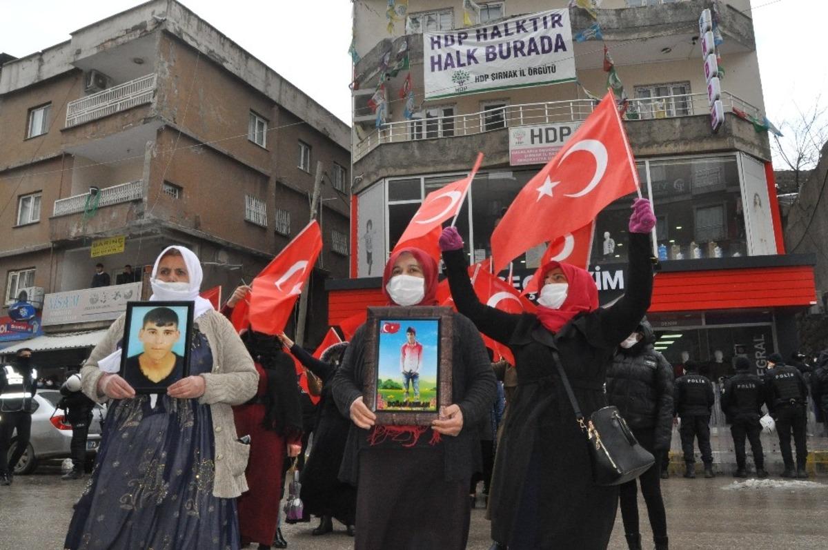 Şırnak anneleri, &ccedil;ocuklarını ter&ouml;r&uuml;n elinden kurtarmakta kararlı