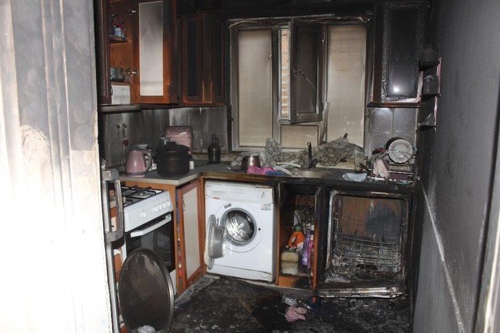 Beş kişilik aile yangında evsiz kaldı G3