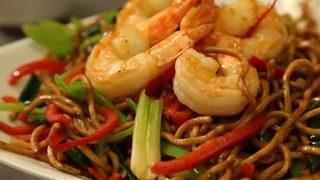 Karidesli Çin eriştesi nasıl yapılır? Uzak doğu kültürünü evinize taşıyın