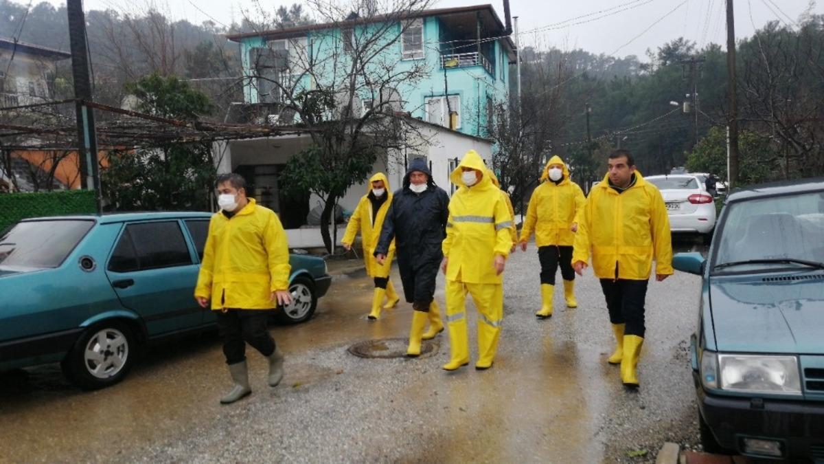 Sağanak sonrası Kemer&rsquo;de yaralar sarılıyor