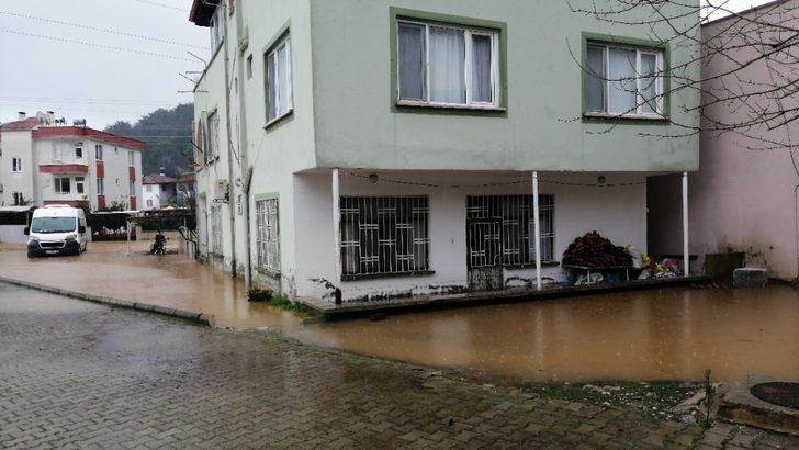 Sağanak sonrası Kemer’de yaralar sarılıyor G5