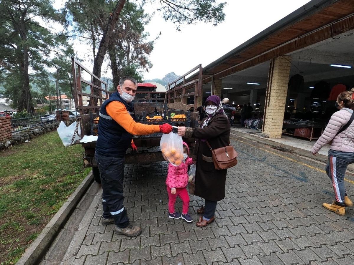 Marmaris&rsquo;te toplanan turun&ccedil;lar vatandaşlara dağıtıldı