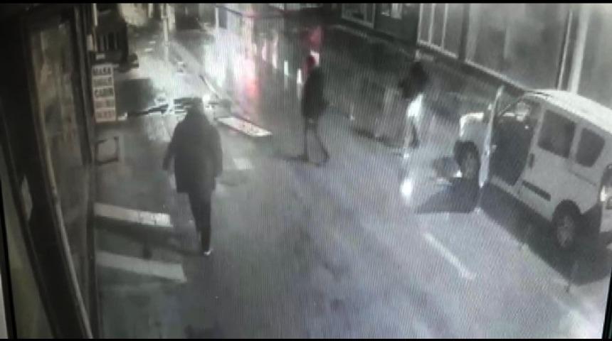Yozgat&rsquo;ta polislerin bayrak hassasiyeti y&uuml;reklere dokundu