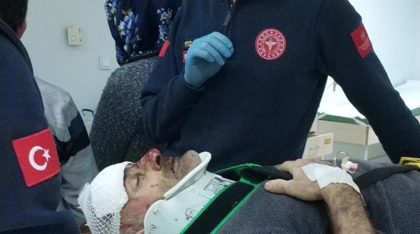 Otomobil dere yatağına yuvarlandı: 2 yaralı