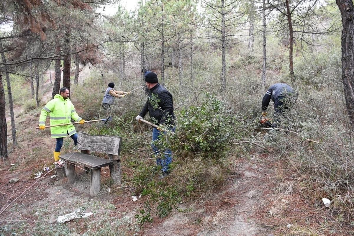 D&uuml;n belediyeye devrildi bug&uuml;n &ccedil;alışmalar başladı
