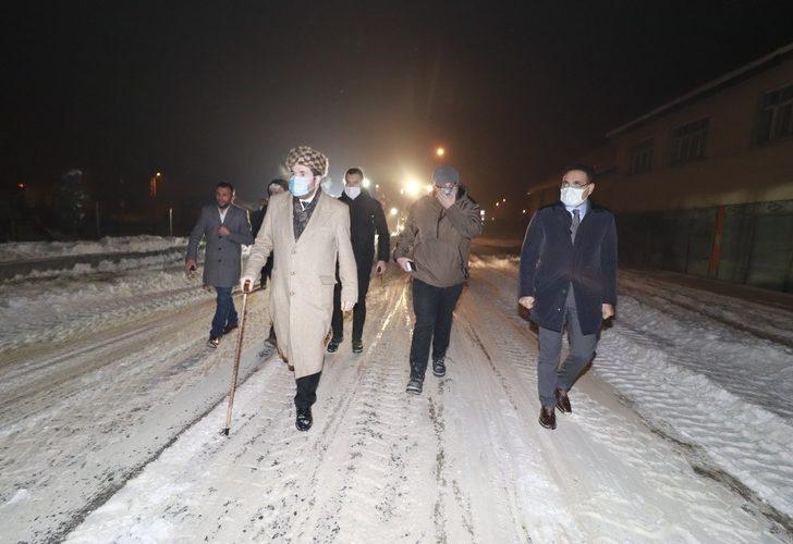 Başkan Sayan, kar temizleme çalışmalarını denetledi G1