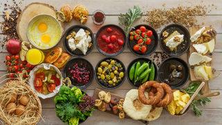 Hem kolay hem pratik kahvaltı önerileri ile uzun süre tok hissedeceksiniz