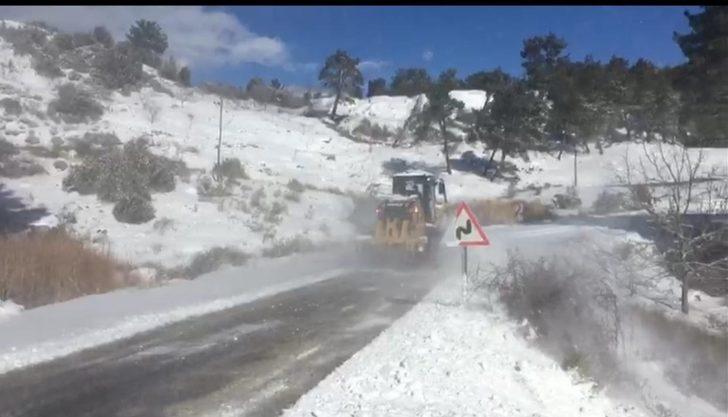 Antalya’da karla mücadele mesaisi devam ediyor G4