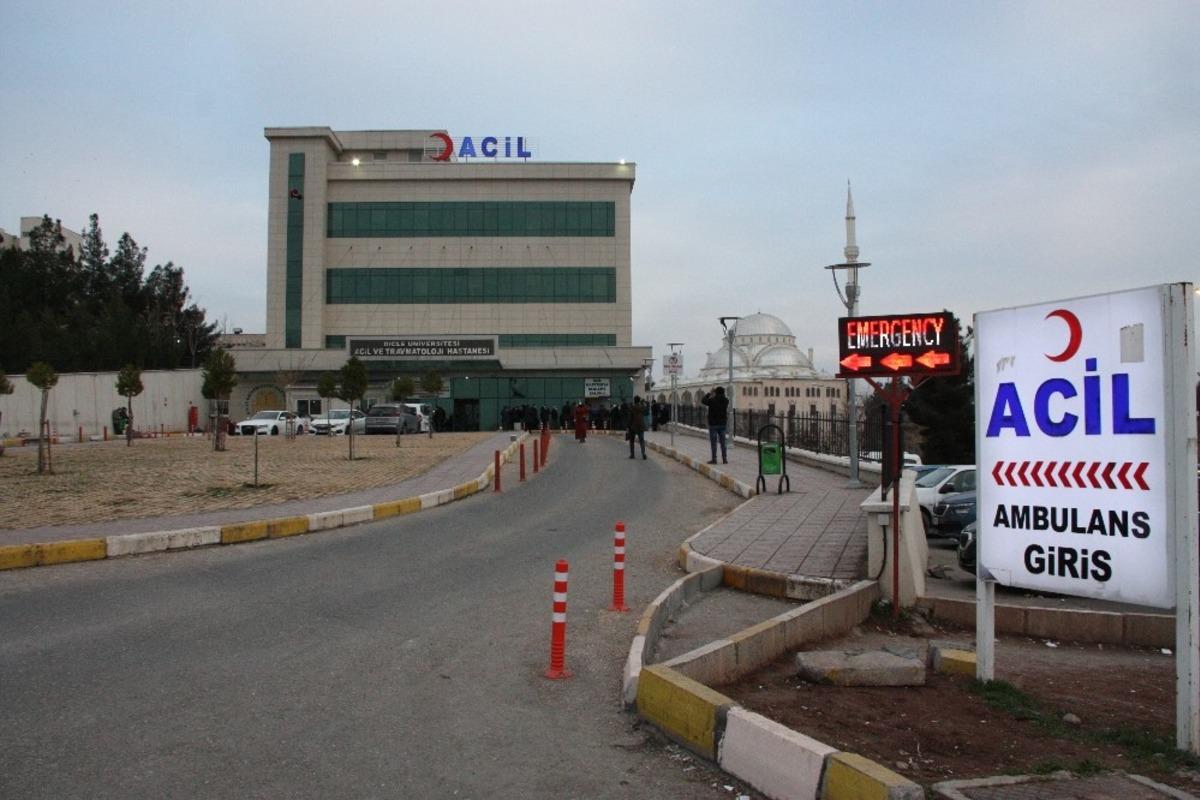 Baba evine sığınan eşini &ouml;ld&uuml;rd&uuml;, oğlu, baldızı ve yeğenini yaraladı