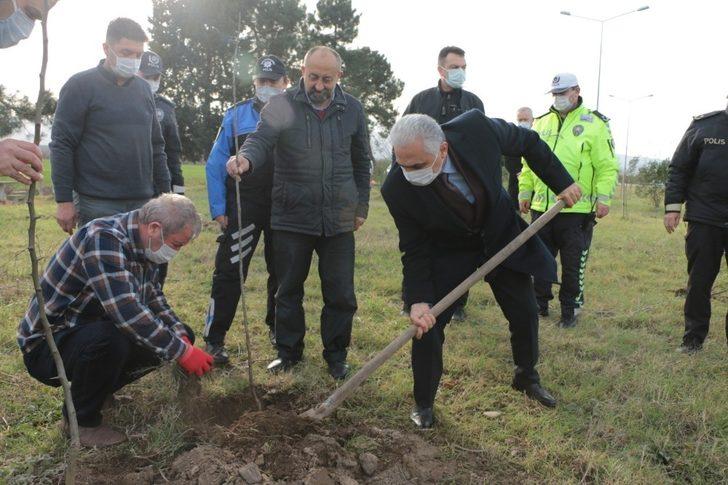 EMŞAV’dan Şehit ve Gaziler Hatıra Ormanı’na fidan dikimi G3
