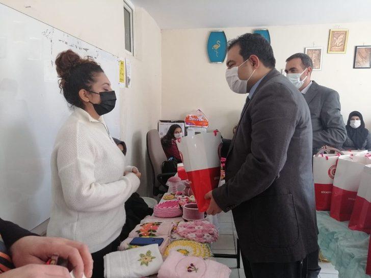 Diyadin Kaymakamı ve Belediye Başkanı Balcı, kursları ziyaret etti G1