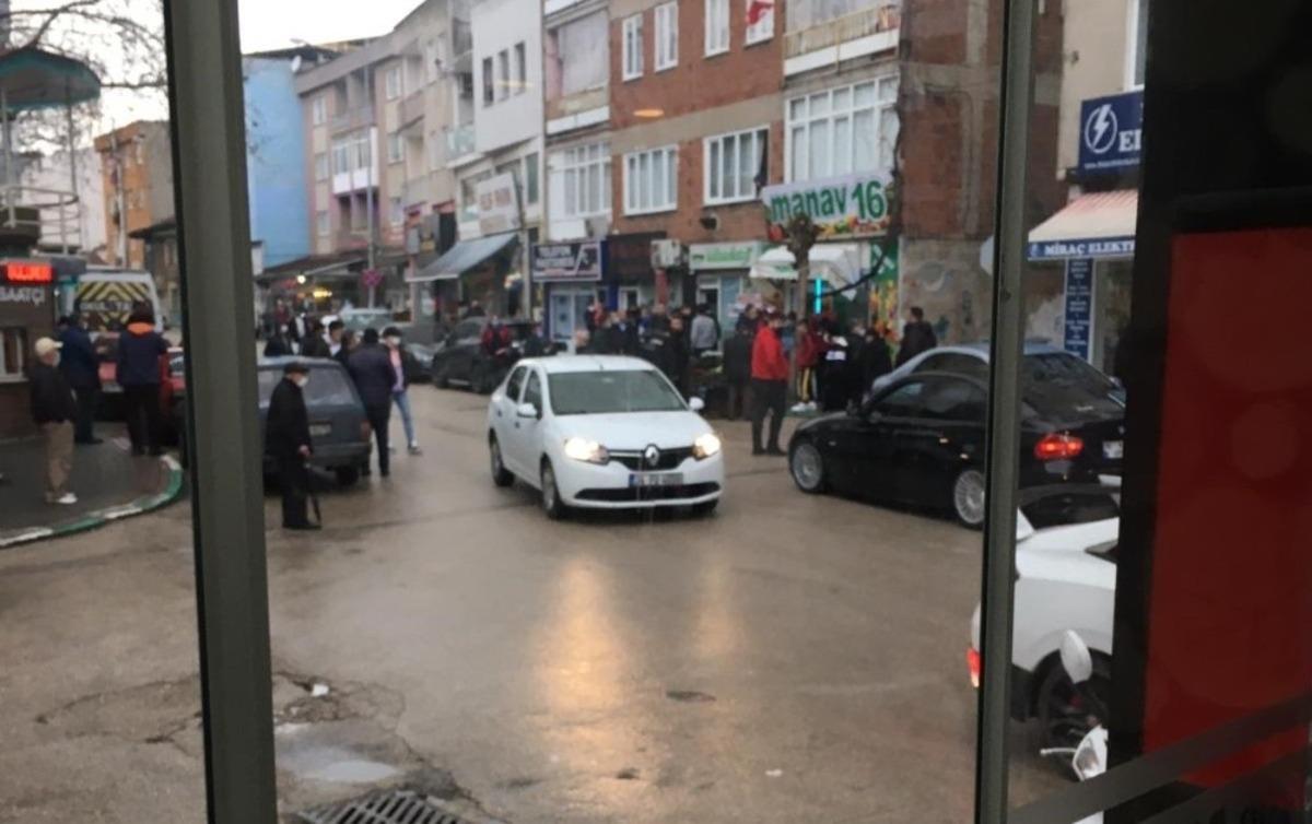 Husumetline kurşun yağdırdı, manavda alışveriş yapan kadını yaraladı