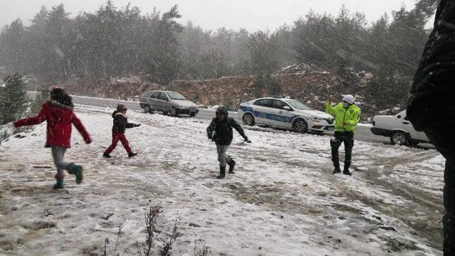 Bodrum’a yıllar sonra kar yağdı