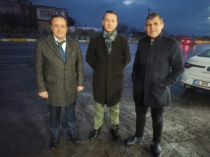 Kuşadası Belediyesi karla kaplı yolları ulaşıma açtı G3