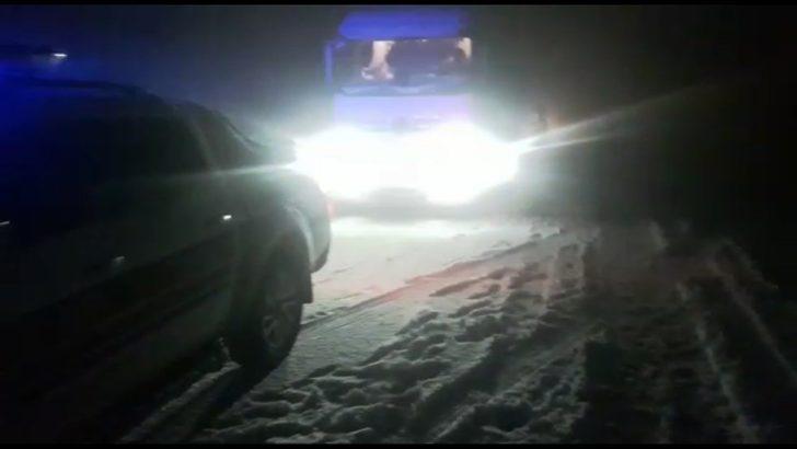 Muş’ta tipi ve fırtınaya yakalanan sürücülerin imdadına jandarma yetişti G4