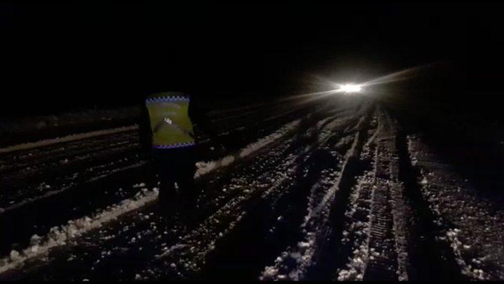Muş’ta tipi ve fırtınaya yakalanan sürücülerin imdadına jandarma yetişti G5
