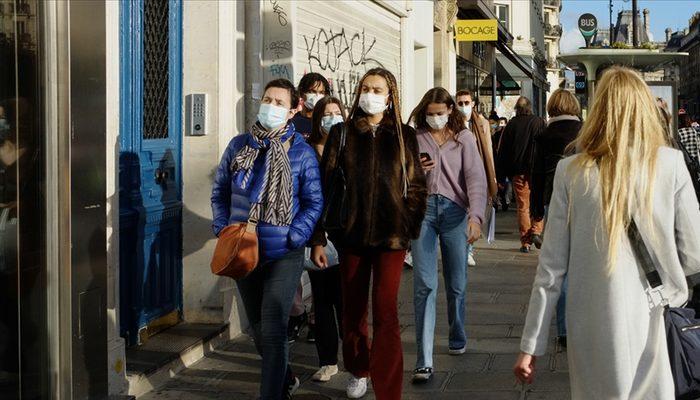 Fransa'da mutasyona uğramış koronavirüs bulaşan kişi sayısı günlük 2 bine çıktı