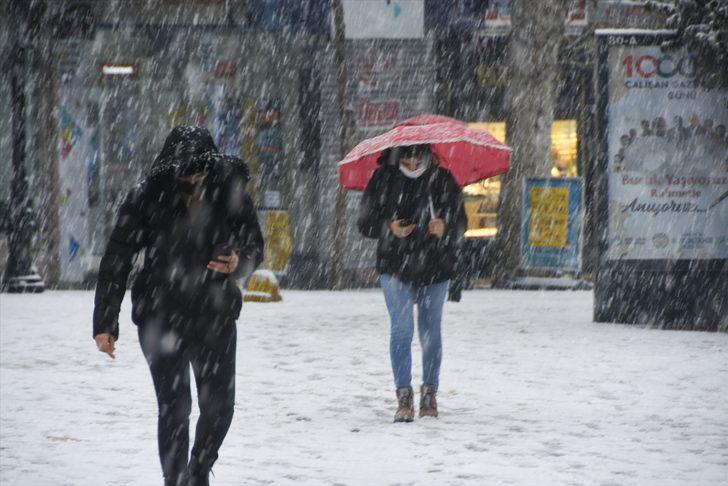 Malatya ve Kahramanmaraş'ta kar yağışı etkili oluyor G1