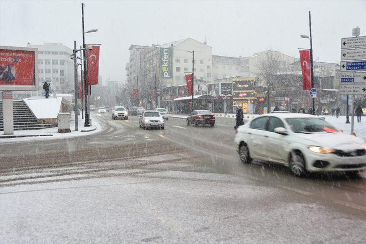 Malatya ve Kahramanmaraş'ta kar yağışı etkili oluyor G2