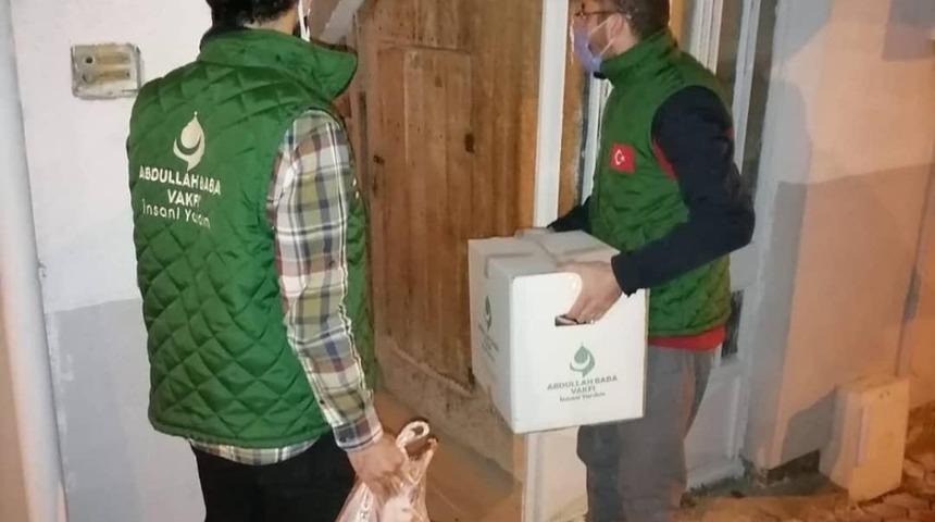 İhtiya&ccedil; sahibi ailelerin i&ccedil;lerini ısıtıyorlar