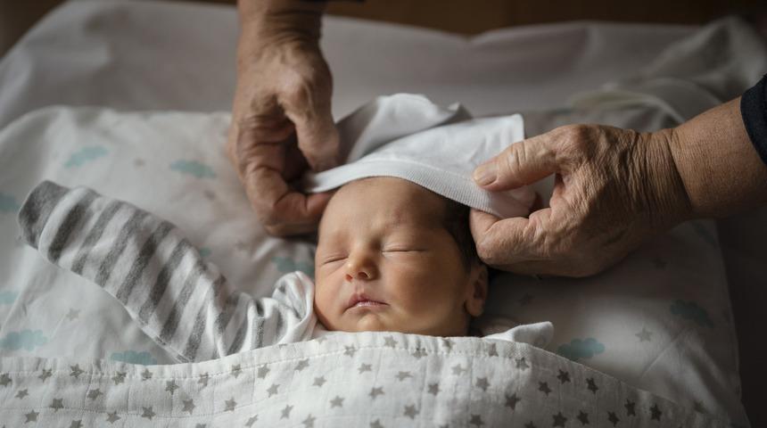 Kayra isminin anlamı nedir? Ünlü sunucu da o ismi tercih etti! Kur'an'da geçiyor mu? İşte yanına yakışan isimler