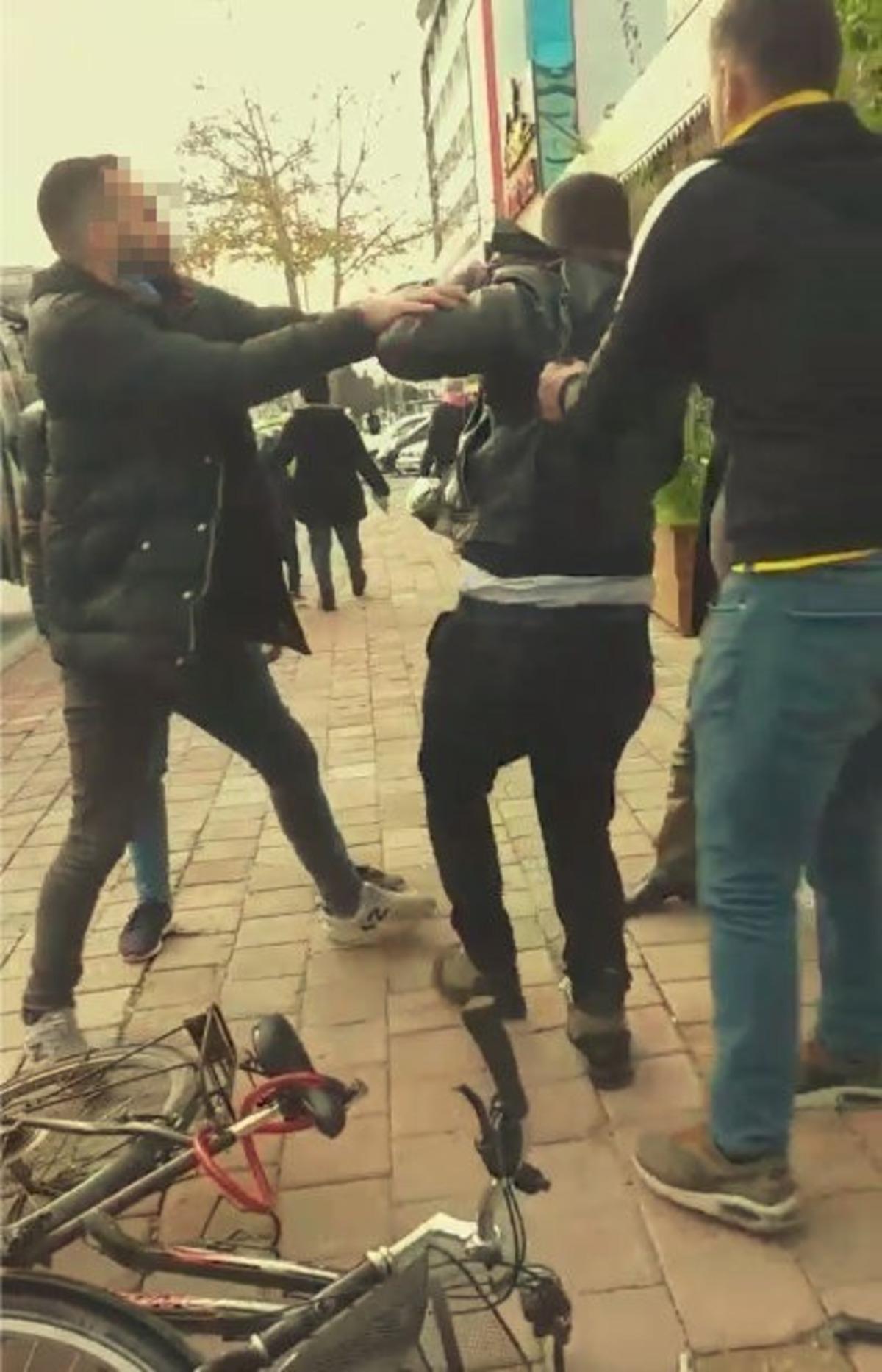 Meydan dayağı yiyen bisikletli taciz ş&uuml;phelisi: &ldquo;Tanıdık sanmıştım&rdquo;