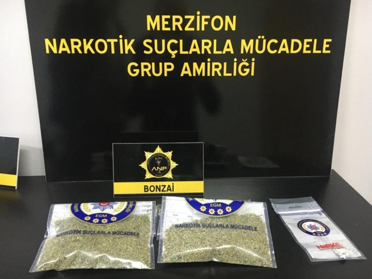 Ş&uuml;pheli ara&ccedil;tan bonzai ve Afyon sakızı &ccedil;ıktı