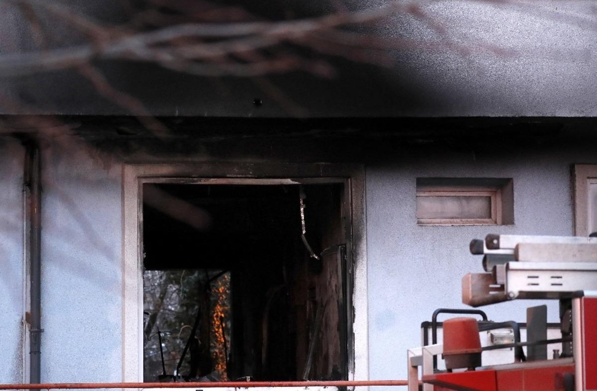 B&uuml;kreş&rsquo;te pandemi hastanesinde yangın: 4 &ouml;l&uuml;